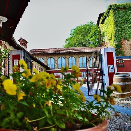 Foresteria Ristorante Conti Roero Monticello d'Alba エクステリア 写真