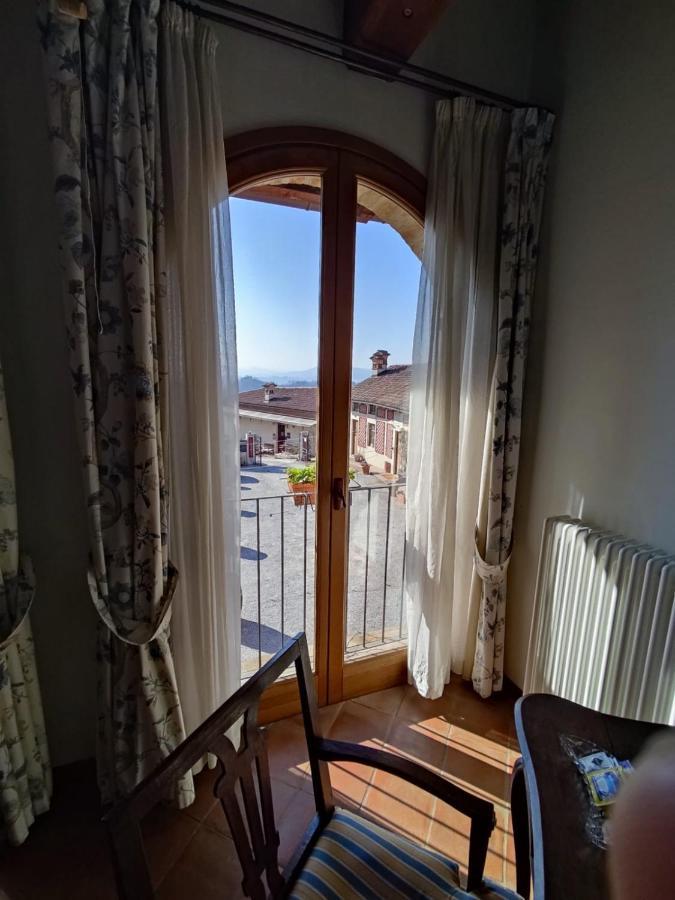 Foresteria Ristorante Conti Roero Monticello d'Alba エクステリア 写真