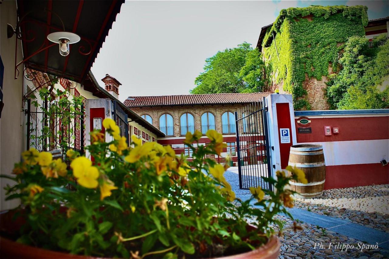 Foresteria Ristorante Conti Roero Monticello d'Alba エクステリア 写真