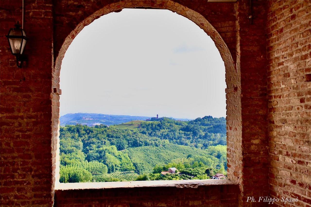 Foresteria Ristorante Conti Roero Monticello d'Alba エクステリア 写真