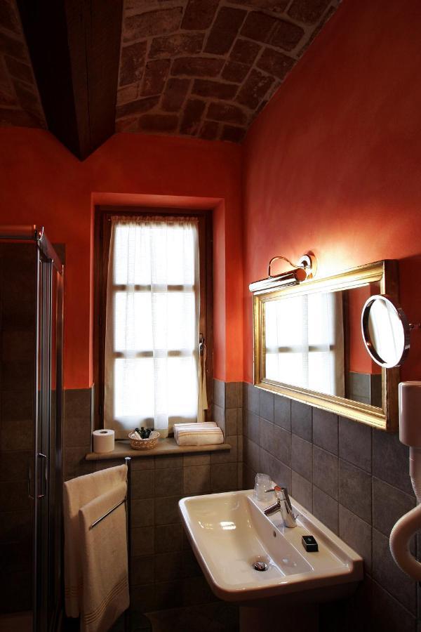 Foresteria Ristorante Conti Roero Monticello d'Alba エクステリア 写真